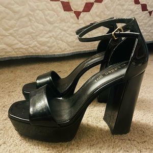 Madden Girl Women's Omega Heeled Sandal Size 8 - Never worn